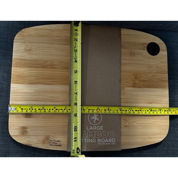 The Bear TV Show Bamboo Cutting Board Large with Silicone Grip FX Hulu - Picture 3 of 3
